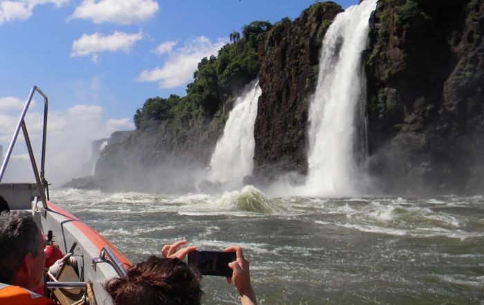 Cataratas del Iguazú, uno de los principales atractivos que los argentinos buscan visitar