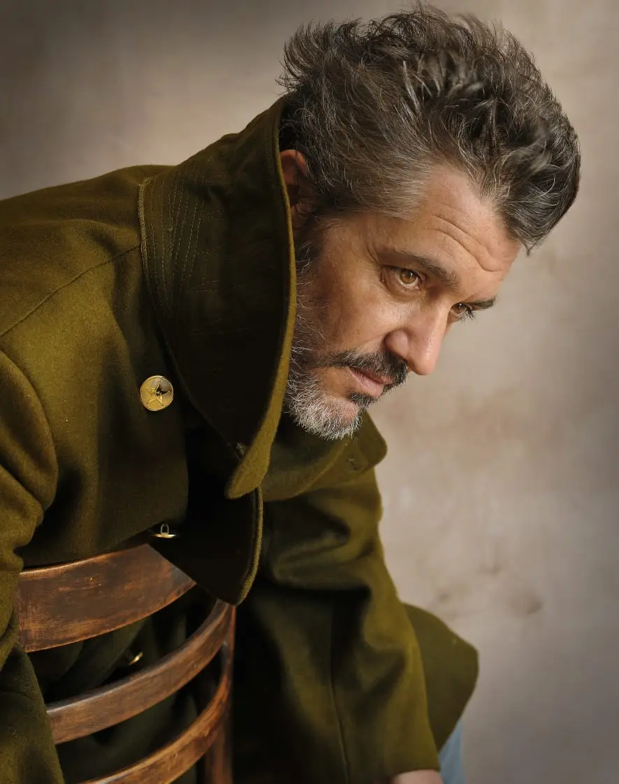 Maxi Ghione, ajos y poesía